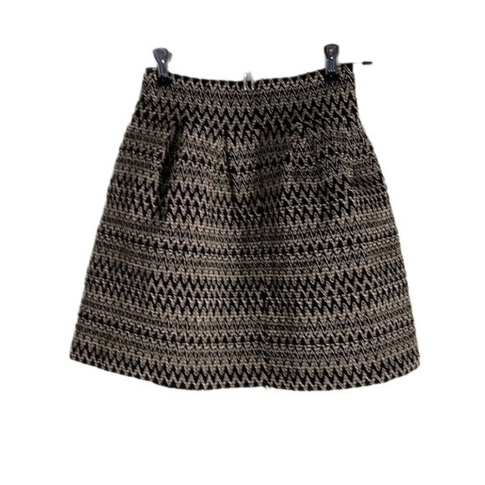 Printed black skirt. Size XS. Elastic waist.